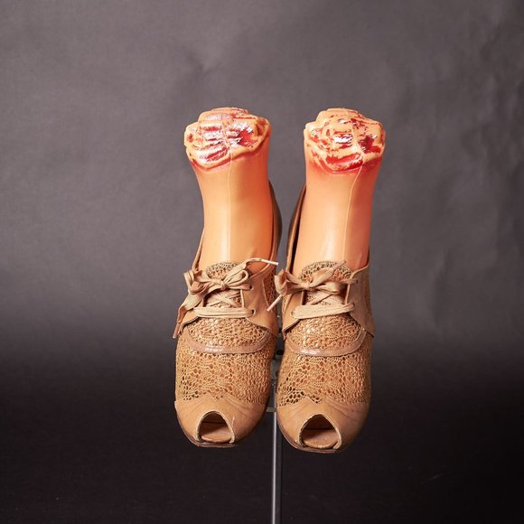 1940s Tan Leather and Raffia Lace Oxford Shoes Heels - Picture 6 of 11